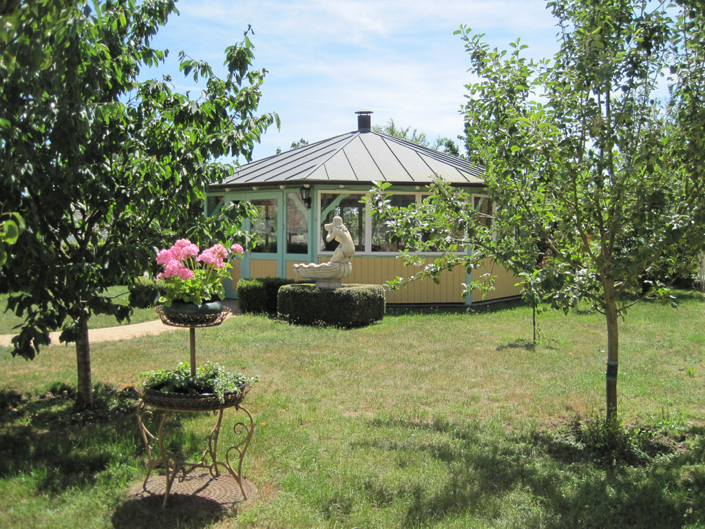 Der Pavillon im Garten