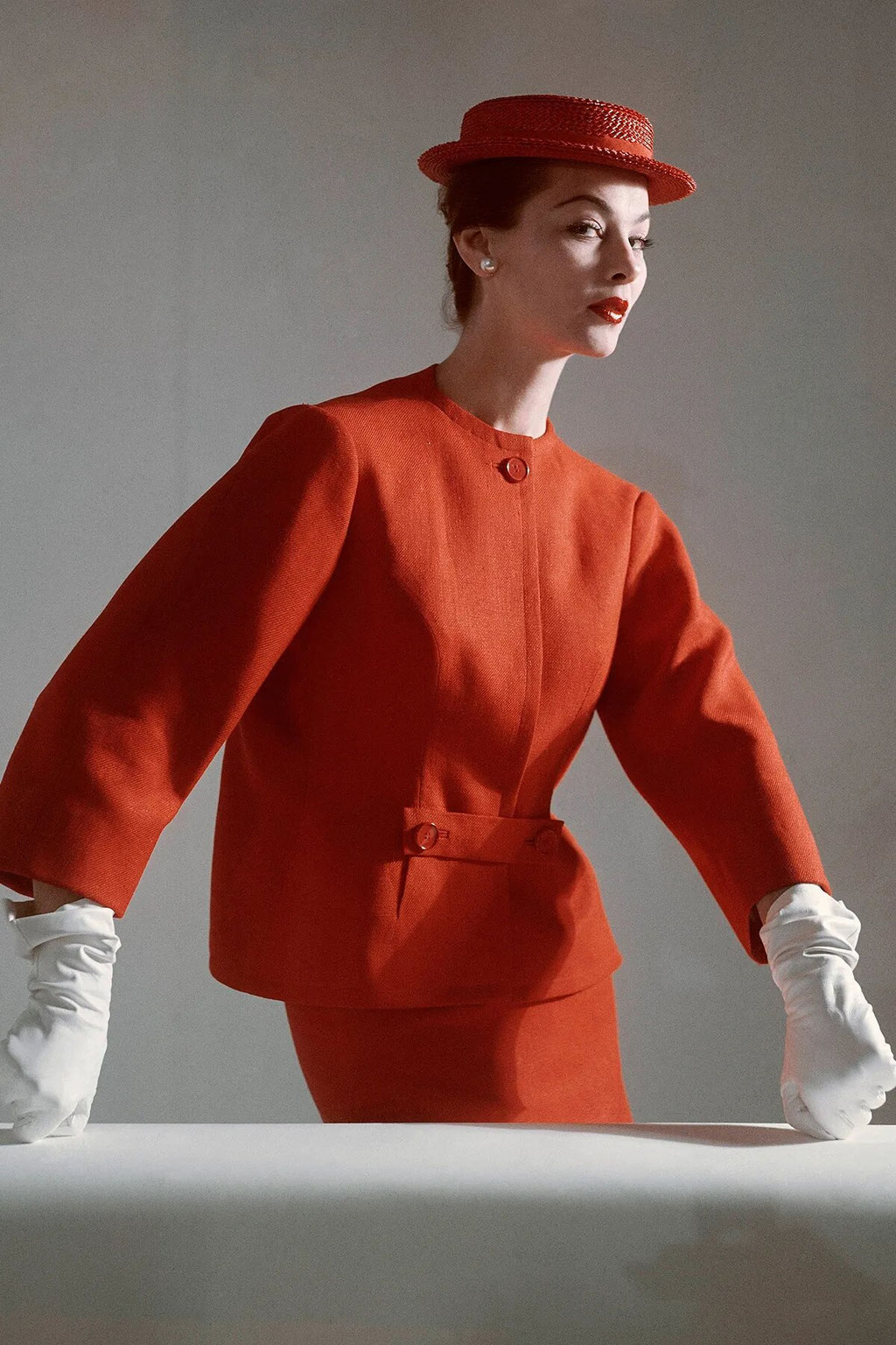 Traje semientallado 1952