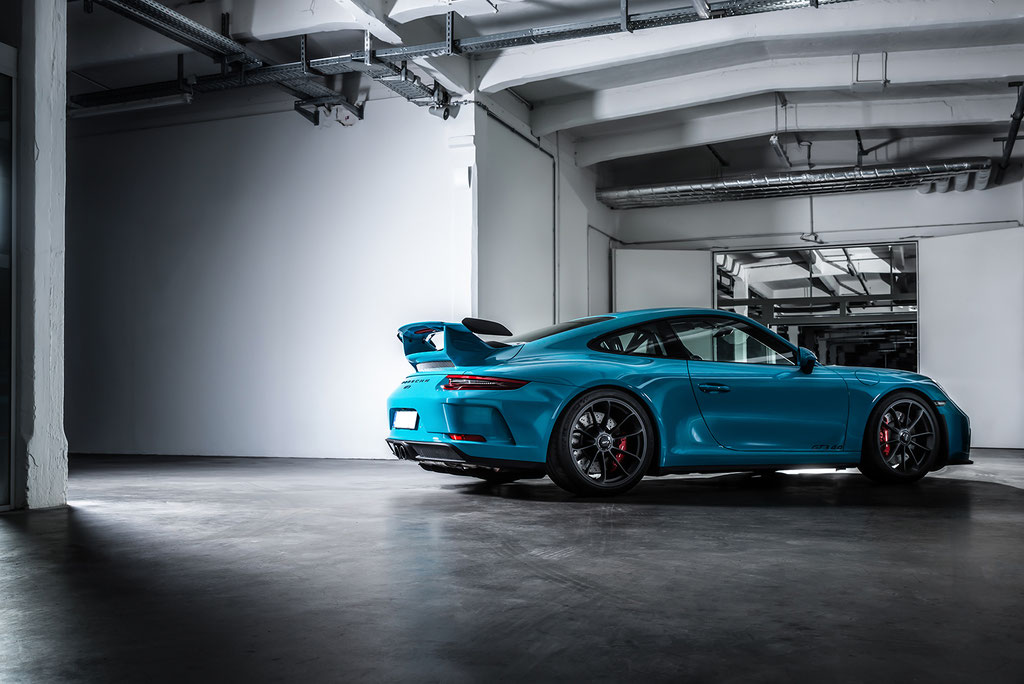 Automotive Fotograf Frankfurt, Lifestyle Fotograf Deutschland, Commercial Photographer, Auto-Inszenierung, High-End Fotografie, Werbefotograf, Portraitfotograf, Car Photographer Europe, Social Media Content, Studiofotografie, Lichtdesign