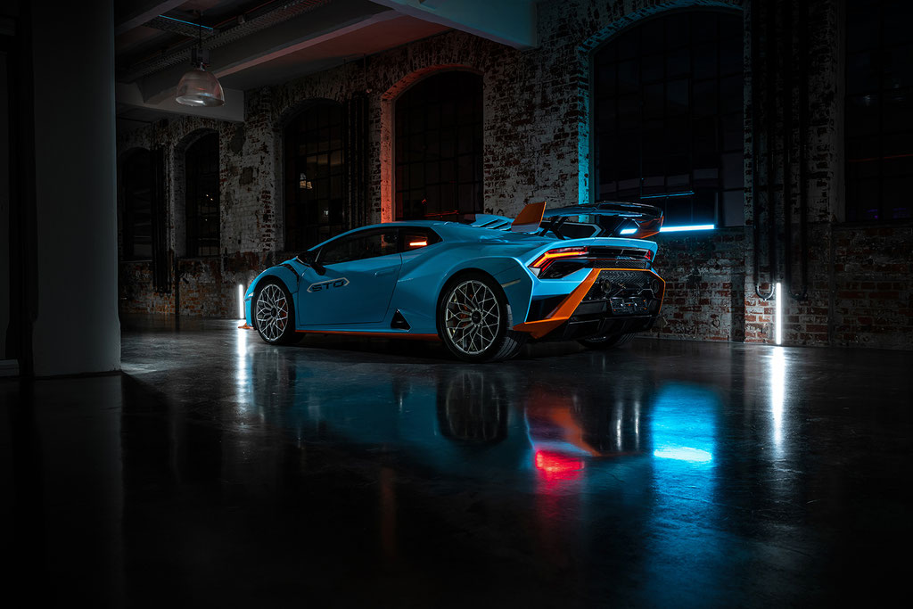 Automotive Fotograf Frankfurt, Lifestyle Fotograf Deutschland, Commercial Photographer, Auto-Inszenierung, High-End Fotografie, Werbefotograf, Portraitfotograf, Car Photographer Europe, Social Media Content, Studiofotografie, Lichtdesign
