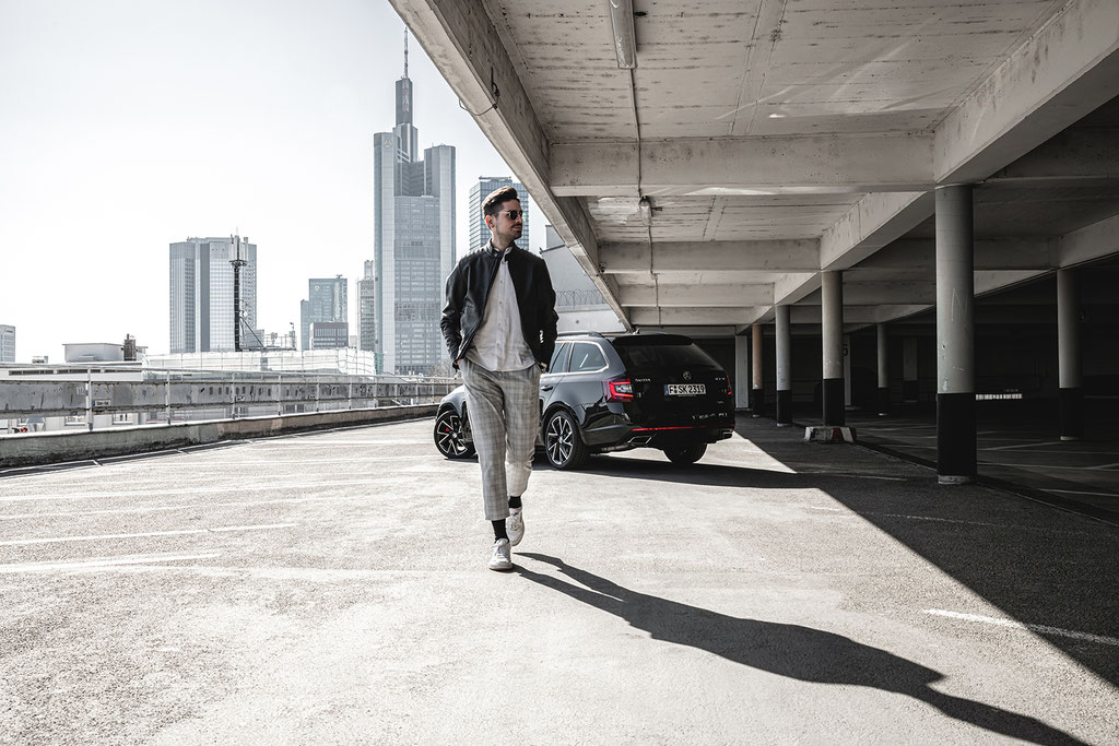 Automotive Fotograf Frankfurt, Lifestyle Fotograf Deutschland, Commercial Photographer, Auto-Inszenierung, High-End Fotografie, Werbefotograf, Portraitfotograf, Car Photographer Europe, Social Media Content, Studiofotografie, Lichtdesign