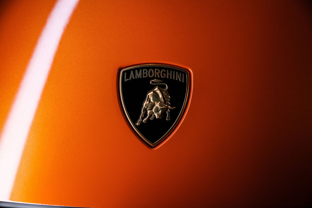 Automotive Fotograf Frankfurt, Lifestyle Fotograf Deutschland, Commercial Photographer, Auto-Inszenierung, High-End Fotografie, Werbefotograf, Portraitfotograf, Car Photographer Europe, Social Media Content, Studiofotografie, Lichtdesign