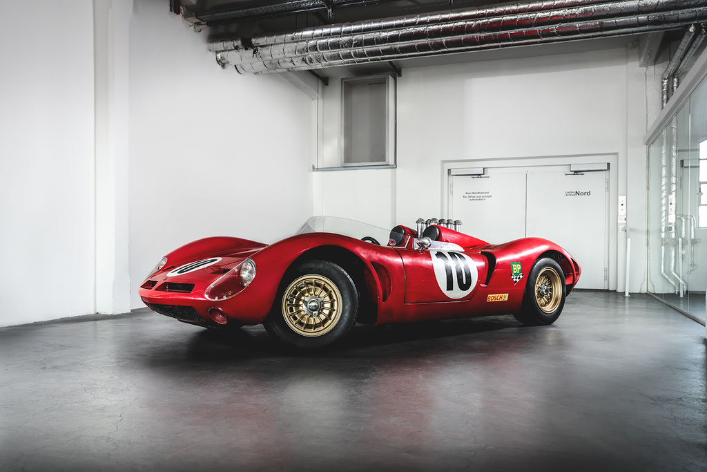 Automotive Fotograf Frankfurt, Lifestyle Fotograf Deutschland, Commercial Photographer, Auto-Inszenierung, High-End Fotografie, Werbefotograf, Portraitfotograf, Car Photographer Europe, Social Media Content, Studiofotografie, Lichtdesign