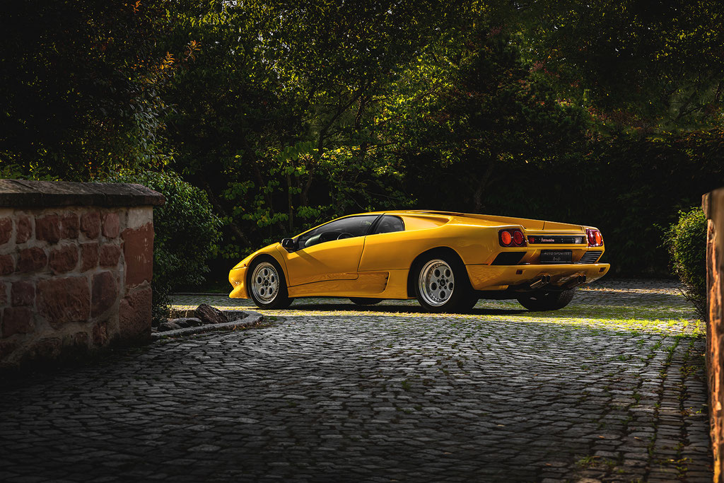 Automotive Fotograf Frankfurt, Lifestyle Fotograf Deutschland, Commercial Photographer, Auto-Inszenierung, High-End Fotografie, Werbefotograf, Portraitfotograf, Car Photographer Europe, Social Media Content, Studiofotografie, Lichtdesign