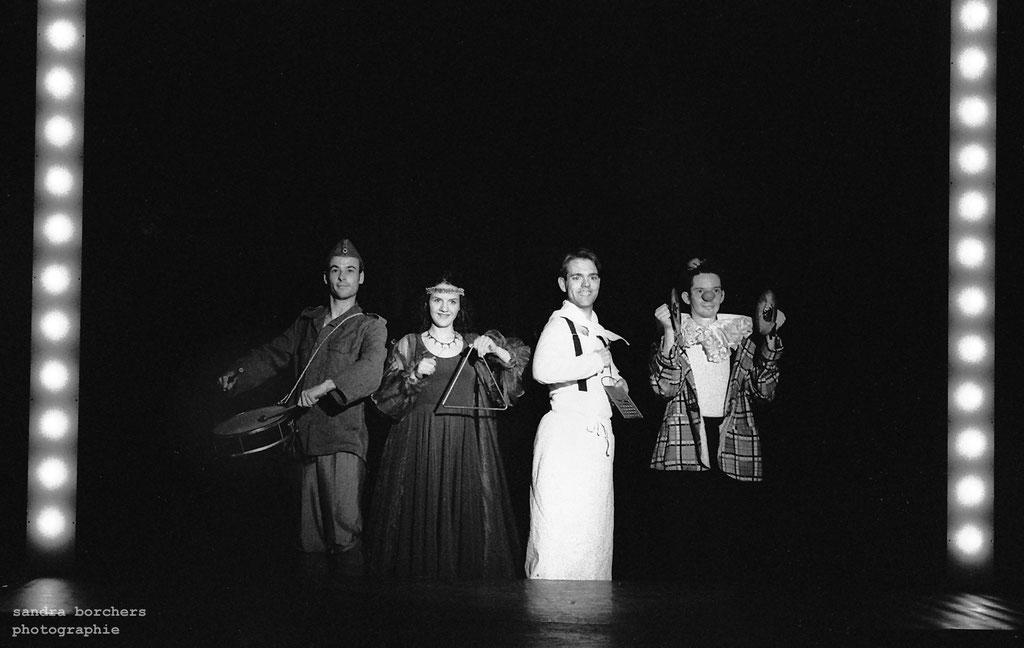 Kopf unterm Arm (Friedrich Hollaender-Revue), Folkwang Hochschule 1996, Regie: Renate Heuser
