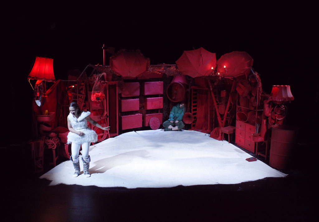 2014 Bühne & Kostüm. 'Hase & Schildkröte' Regie: Alexander Frank, Bühne, Kostüm & Licht: Teresa Katharina Binder | Landestheater NEUSS