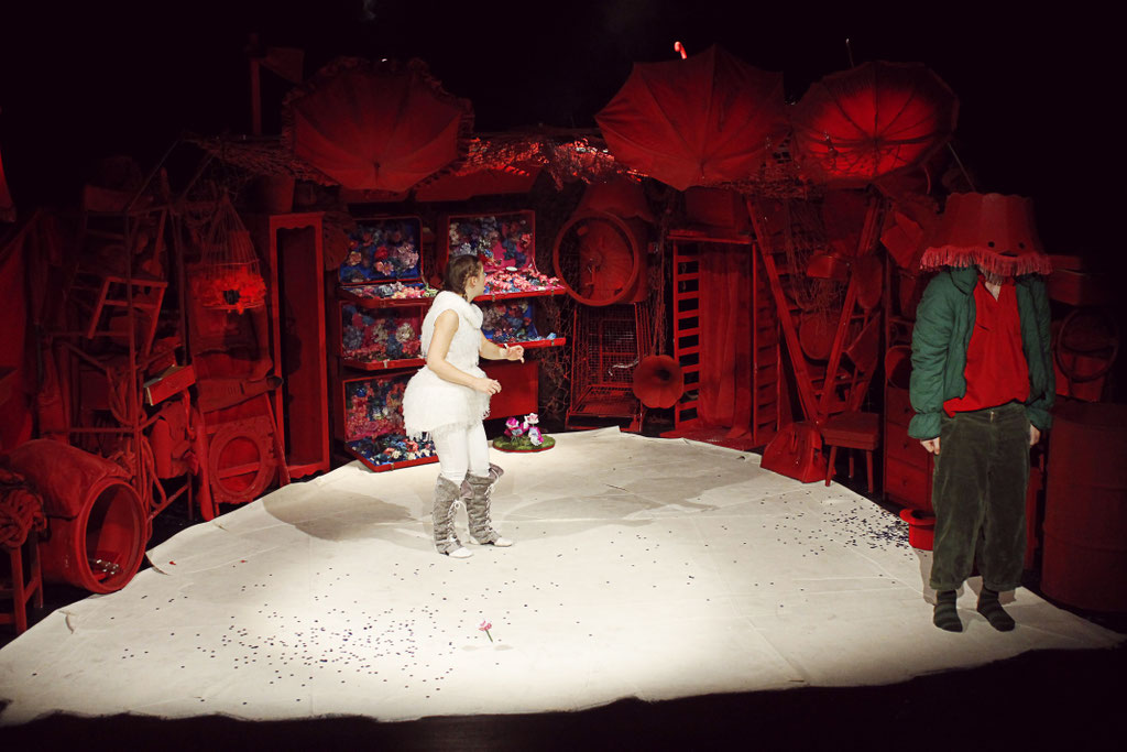 2014 Bühne & Kostüm. 'Hase & Schildkröte' Regie: Alexander Frank, Bühne, Kostüm & Licht: Teresa Katharina Binder | Landestheater NEUSS