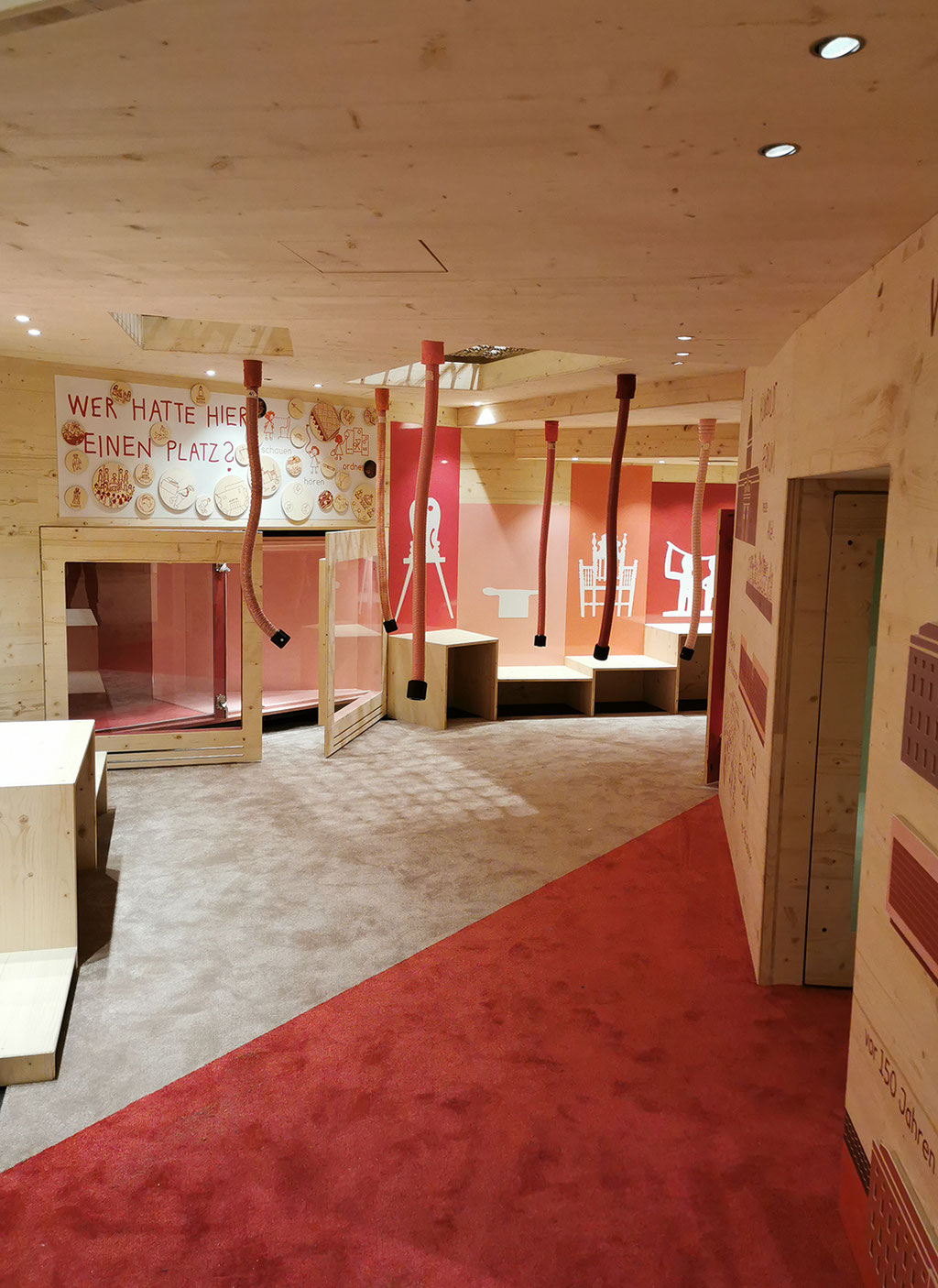 Sonderausstellung "NIMM PLATZ" im Humboldt Forum Berlin