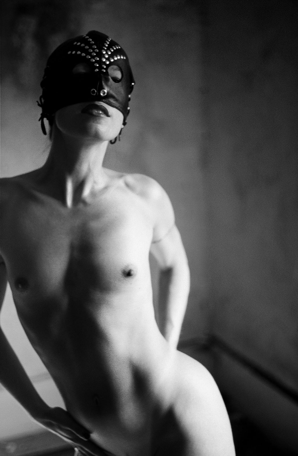BW fetish art photo from a nude woman