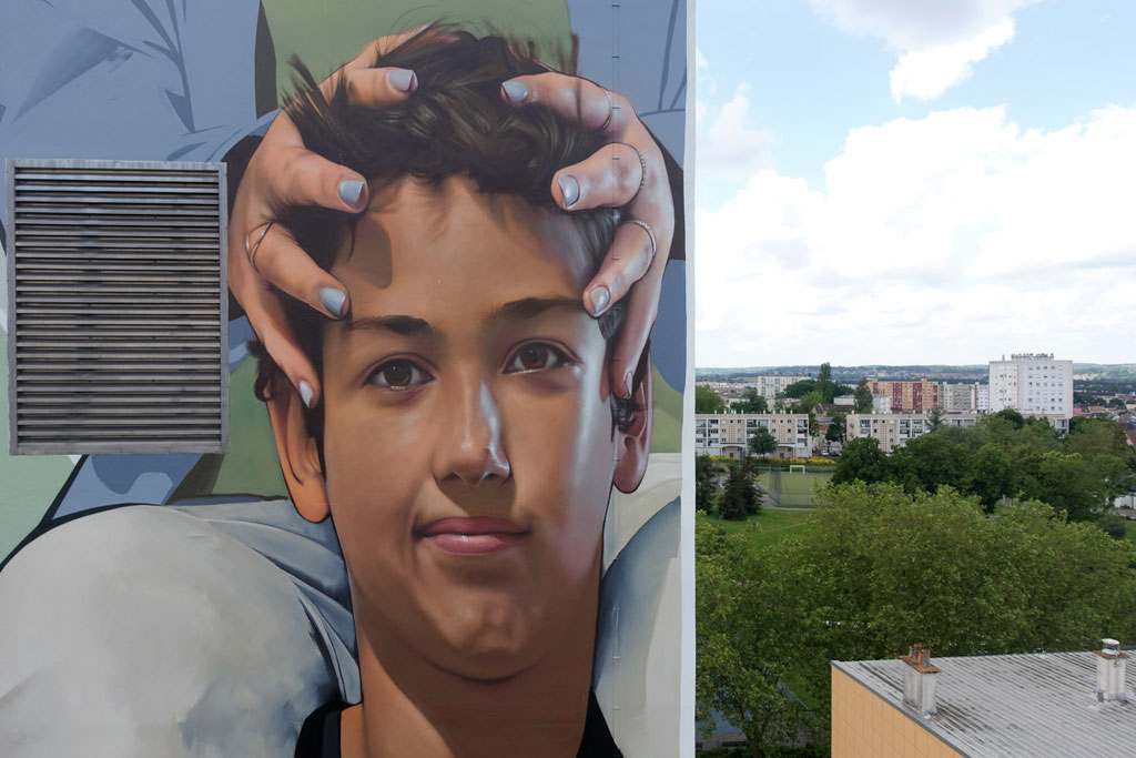 ∞ (Detail) - 24 x 6 m - Acrylic and spraypaint on wall - Quartier des Glonnières, Le Mans (2023/2024)