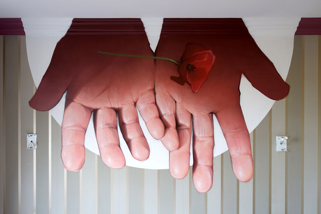 LES PETITES MAINS - Spraypaint and acrylic on wallpaper - 1,30 x 2,15 m - L'Yeuse Hotel, Cognac (2021)