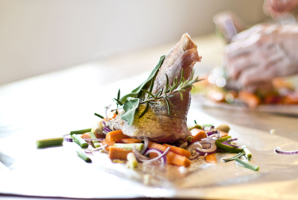 preparing food, in the kitchen  ©martin_schitto @fotomartsch