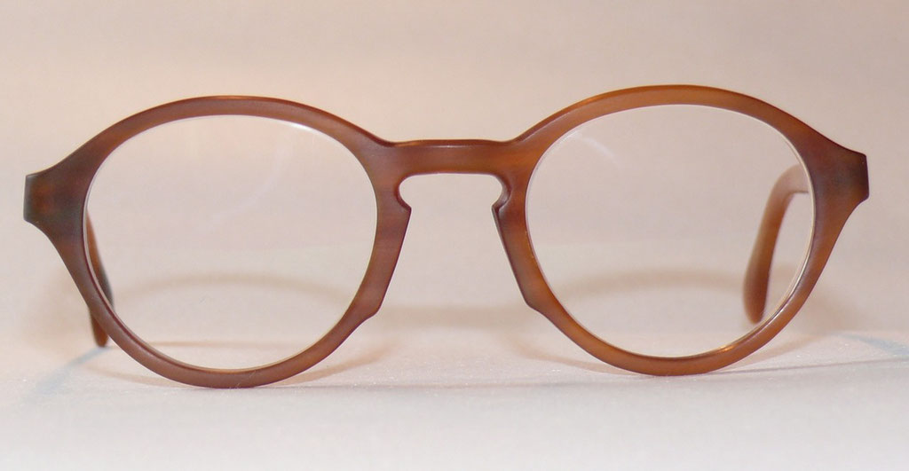 Kleine Büffelhornbrille