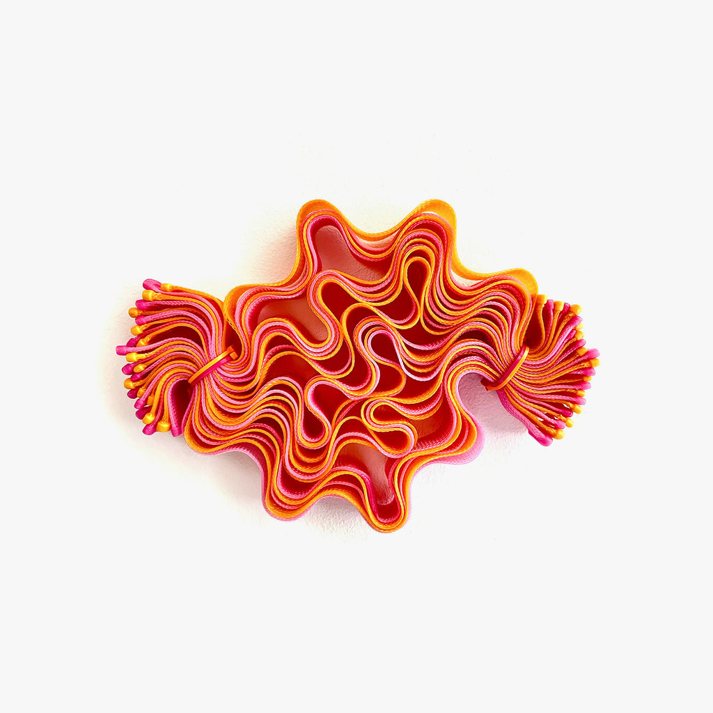 BEACH WAVES ORANGE 1, 2023, 20 x 28 x 3,5 cm