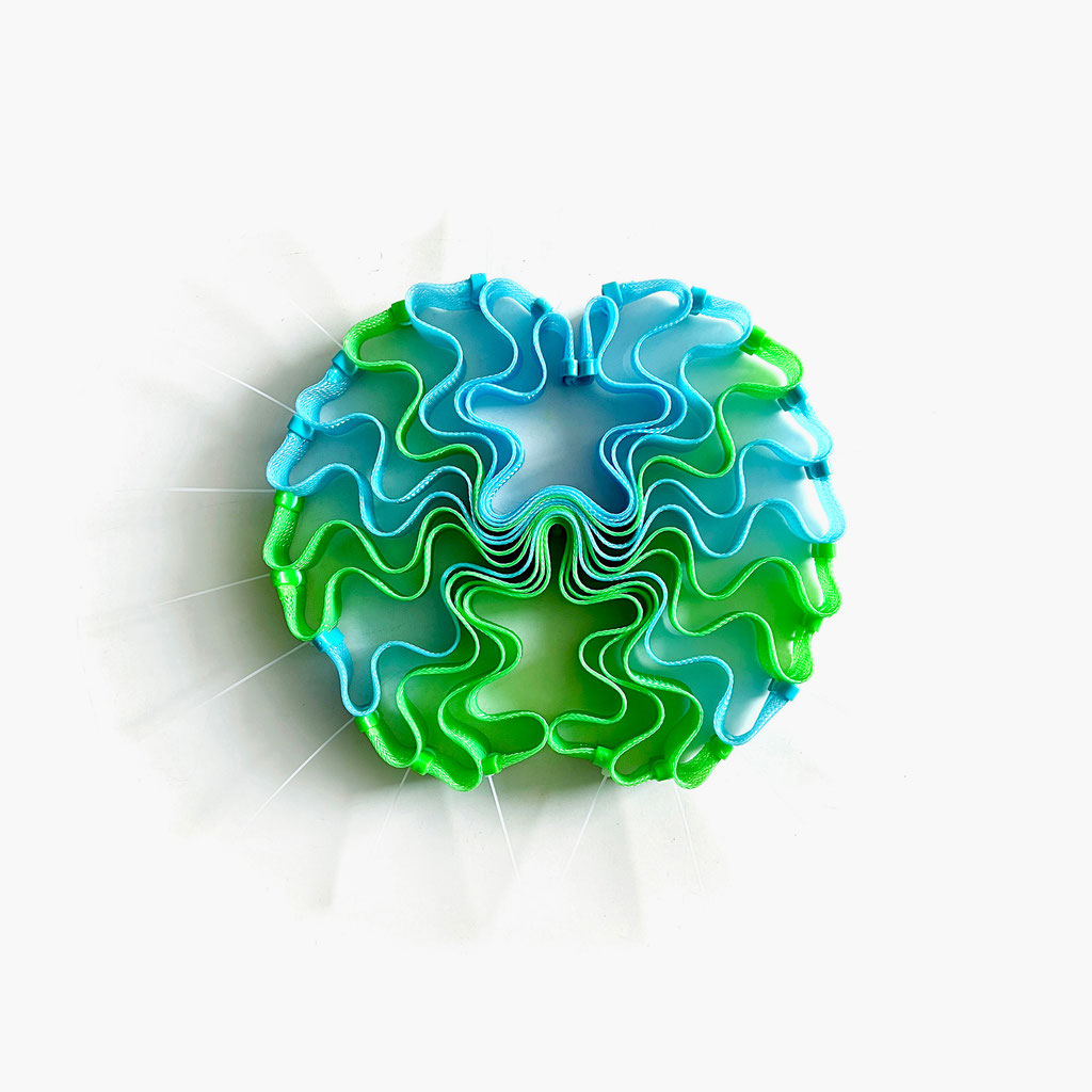 BEACH WAVES BLAU-GRÜN, 2024, 36 x 40 x 3,5 cm