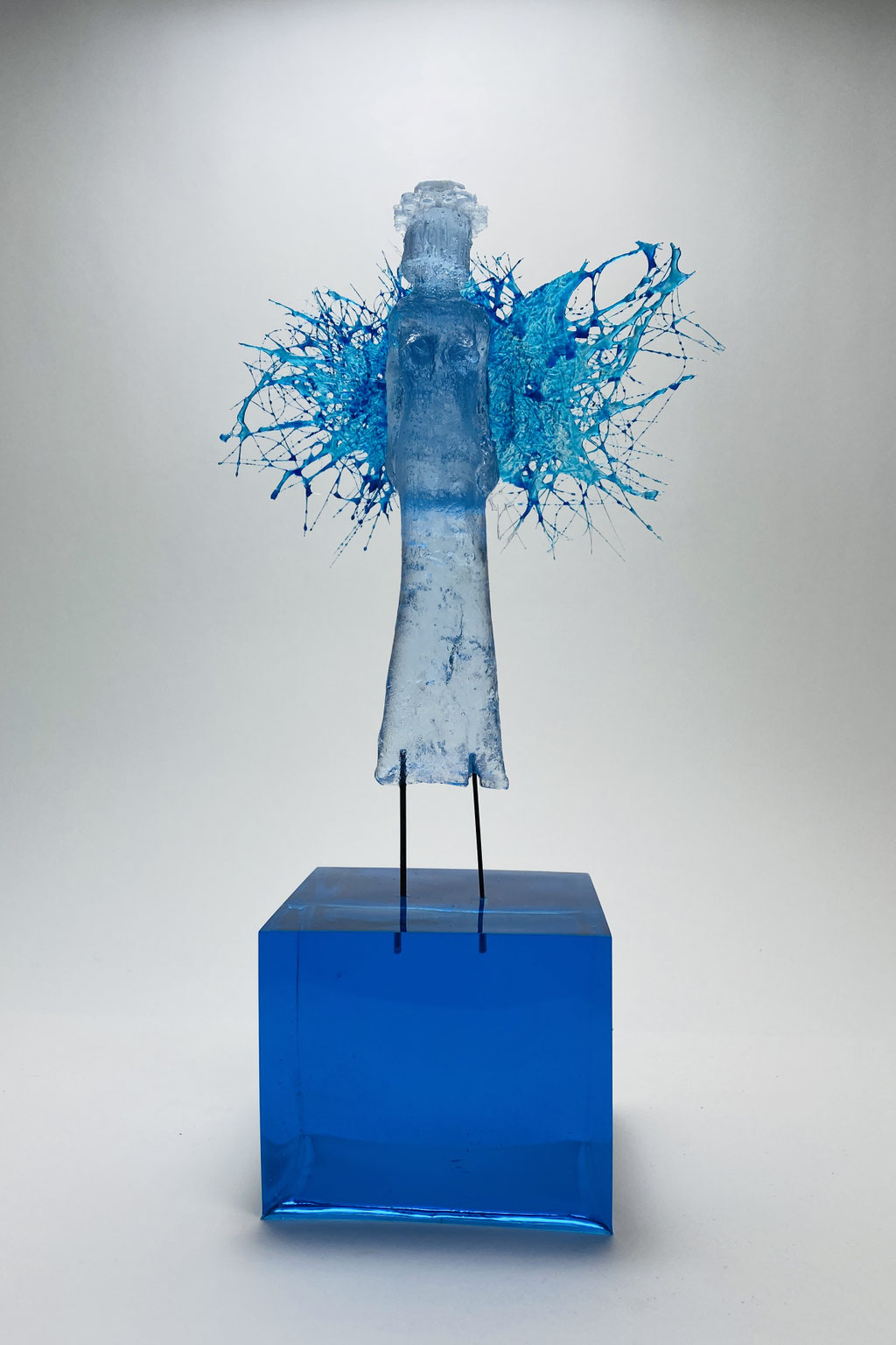 ENGELIN in aufeinander abgestimmten Blautönen