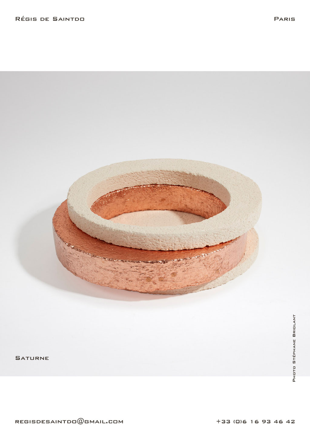 ©Régis de Saintdo-Vide-poche-Saturne-céramique-blanche-brute-feuille-cuivre-fait-main