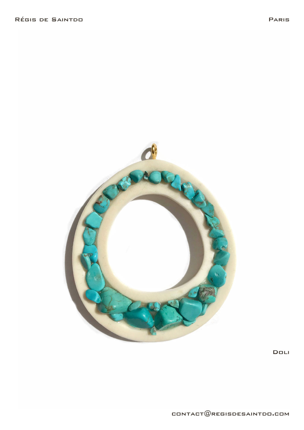 ©Régis de Saintdo-pendant-bone-turquoise tinted howlites-hand made