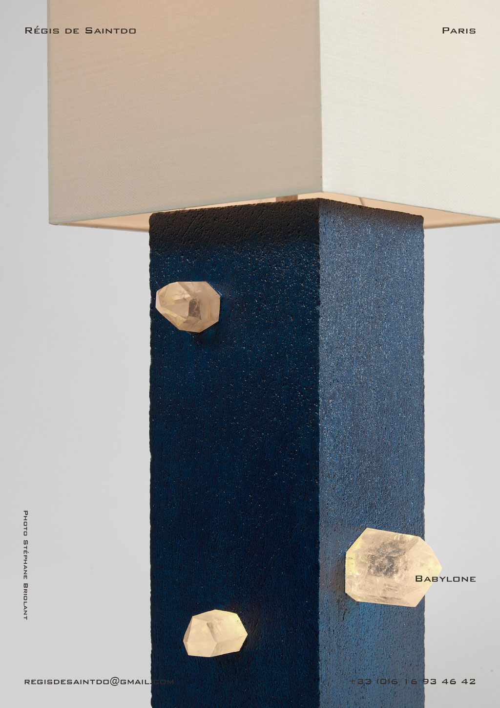 Lampe-Babylone-céramique-bleue-brute-cristaux-faite-main-unique-détail @Régis de Saintdo