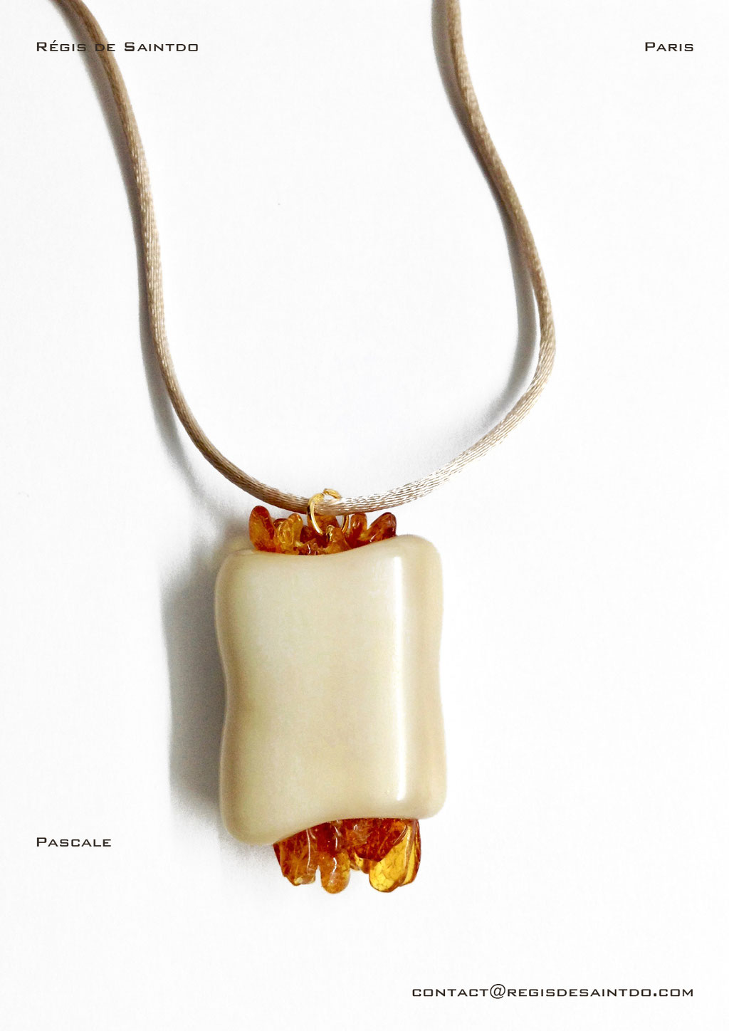 ©Régis de Saintdo-pendant-bone-amber-hand made