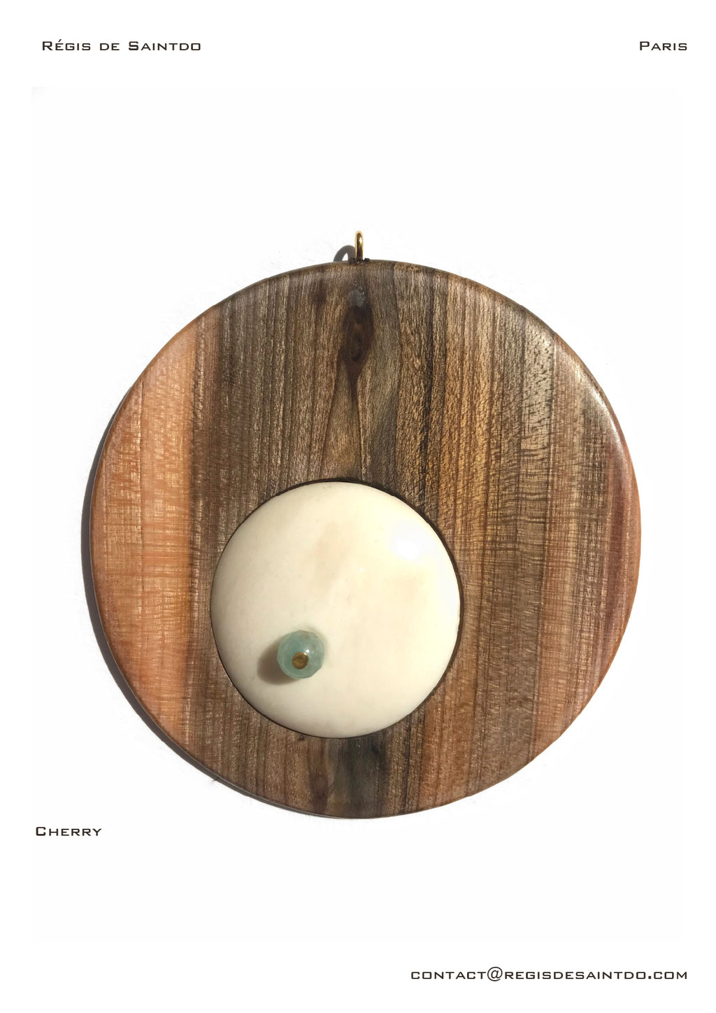 ©Régis de Saintdo-pendant-bone-cherry wood-agate-hand made