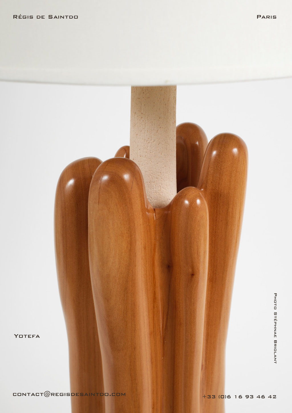 Lampe Yotefa-céramique blanche chamotte-Bois de cerisier-fait main @Régis de Saintdo