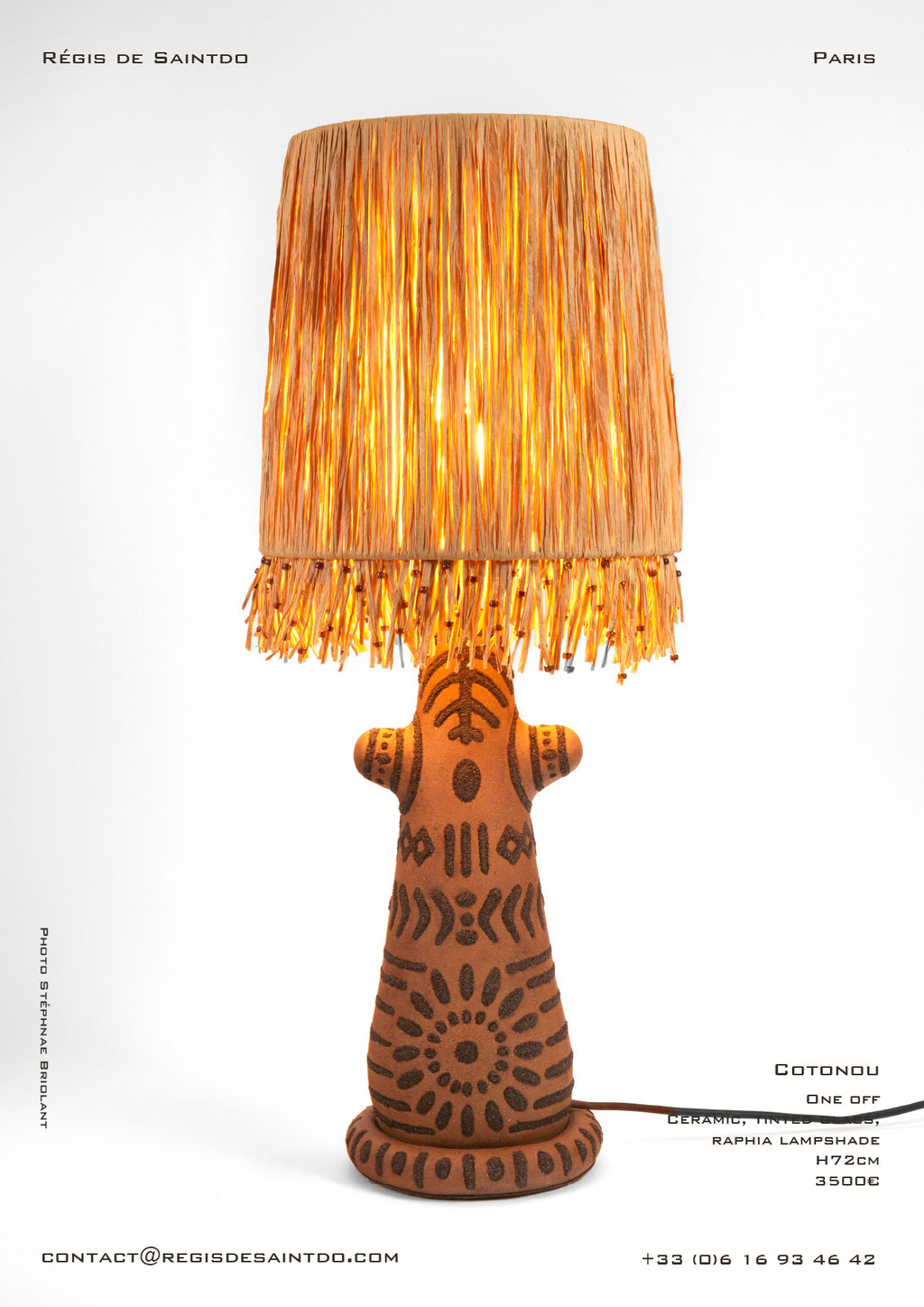 Lampe Cotonou - céramique et verre de couleur, abat-jour en raphia - fait main-unique @Régis de Saintdo