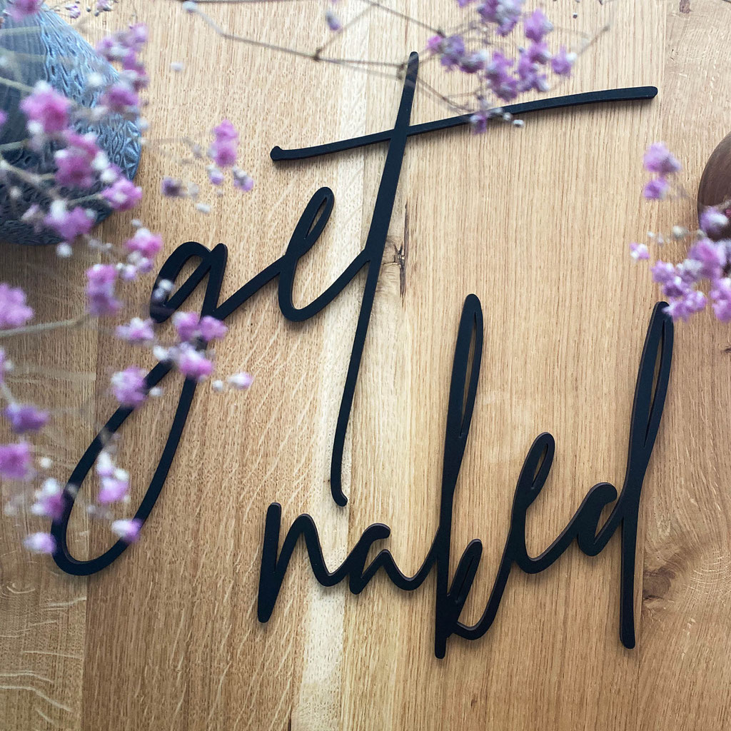 Schöne Schriftzüge aus Holz für das Kinderzimmer.