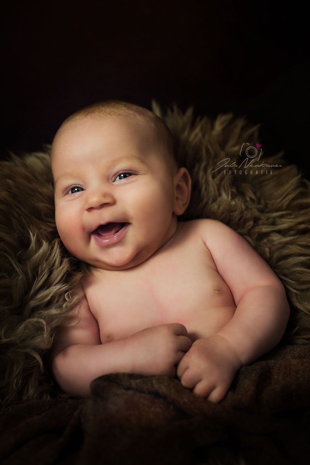 Babyfotos, Newborn, Mama, Baby, Neugeborenes, Fotografin Julia Neubauer