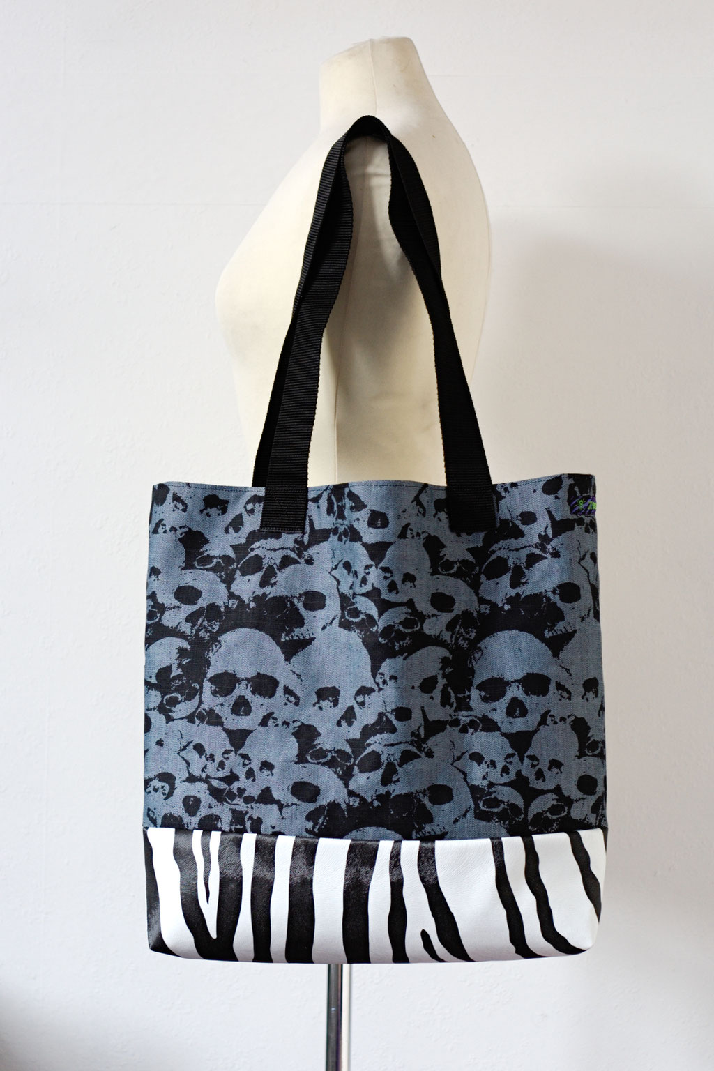 2021 belt bags and new shoulder bags out now! - Tote Bag Skulls & Zebra - Zebraspider Eco Anti-Fashion 