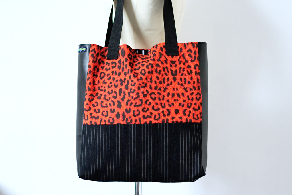 2021 belt bags and new shoulder bags out now! - Tote Bag Leopard & Stripes - Zebraspider Eco Anti-Fashion 