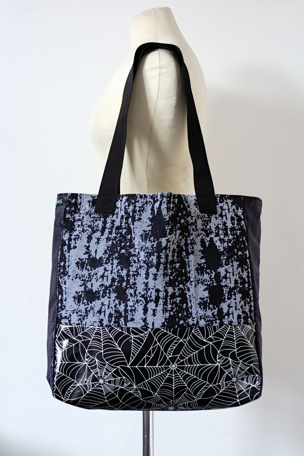 2021 belt bags and new shoulder bags out now! - Tote Bag Decay & Spiderwebs snap hook - Zebraspider Eco Anti-Fashion 