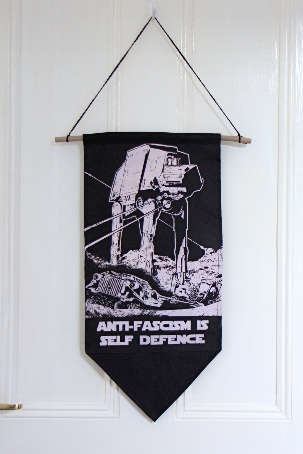 How to make a Back Patch Wall Hanging - finished Star Wars Antifa banner - Zebraspider Eco Anti-Fashion