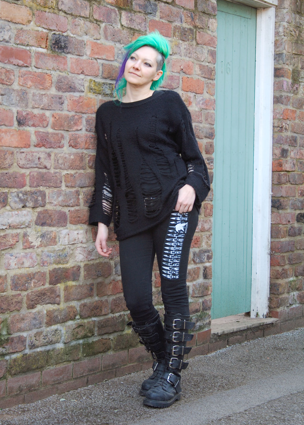 Outfit with altered second-hand pieces - inspired by Titans Raven - Zebraspider Eco Anti-Fashion Blog