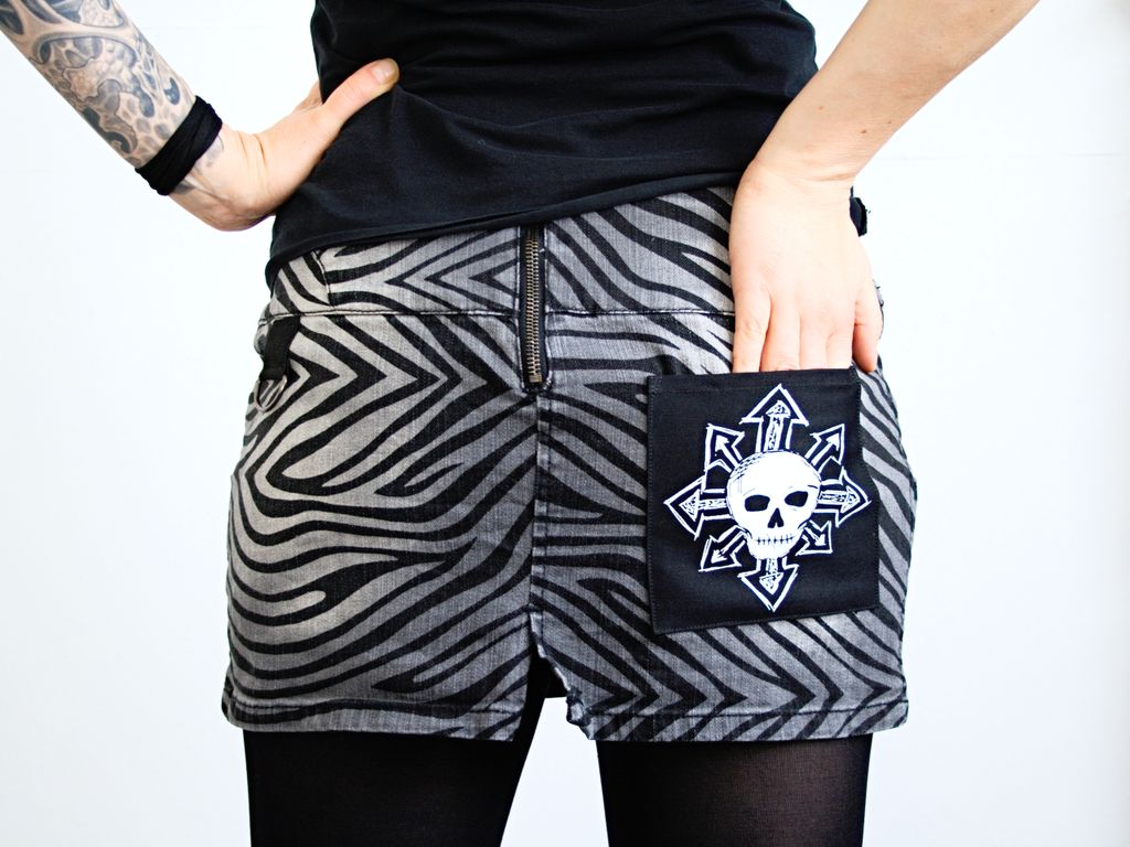 5 Unusual things that look better with patches - extra pocket zebra demin skirt back - Zebraspider Eco Anti-Fashion Blog