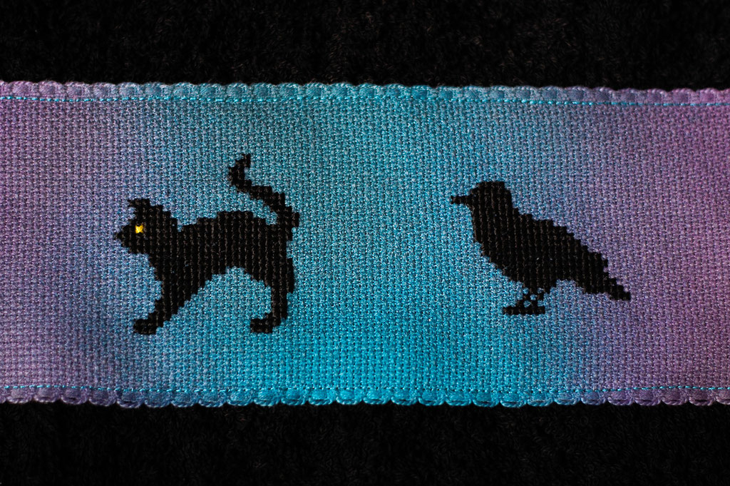 Halloween DIYs Part 2 - Spooky Cross-stitch Towel cat and raven - Zebraspider Eco Anti-Fashion