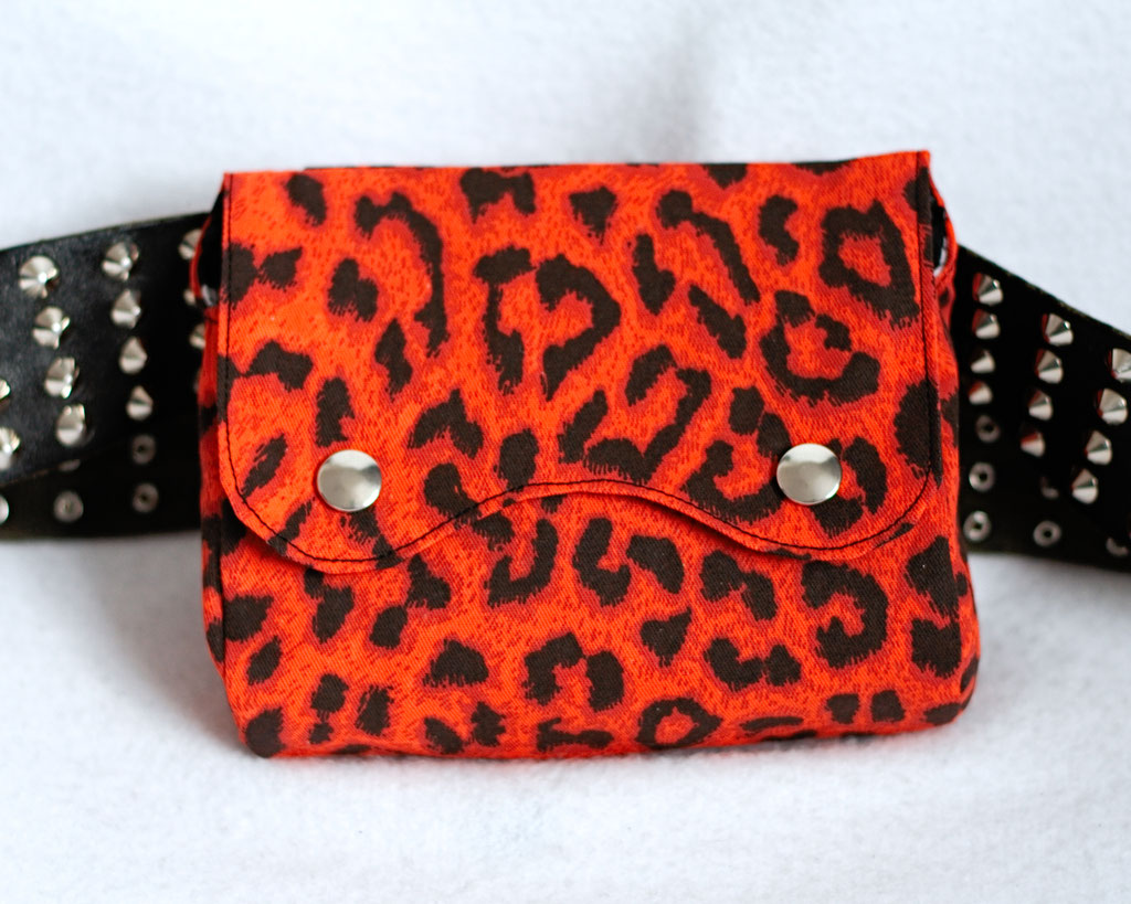 2021 belt bags and new shoulder bags out now! - Red Leopard & Skulls belt pouch - Zebraspider Eco Anti-Fashion