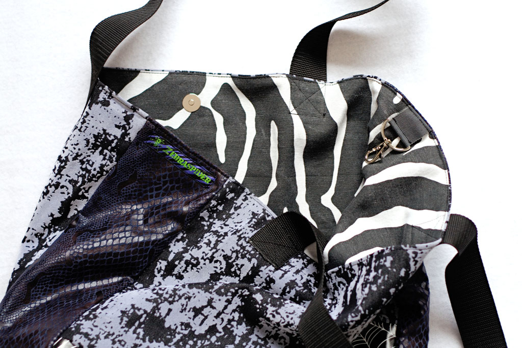 2021 belt bags and new shoulder bags out now! - Tote Bag Decay & Spiderwebs zebra inside - Zebraspider Eco Anti-Fashion 