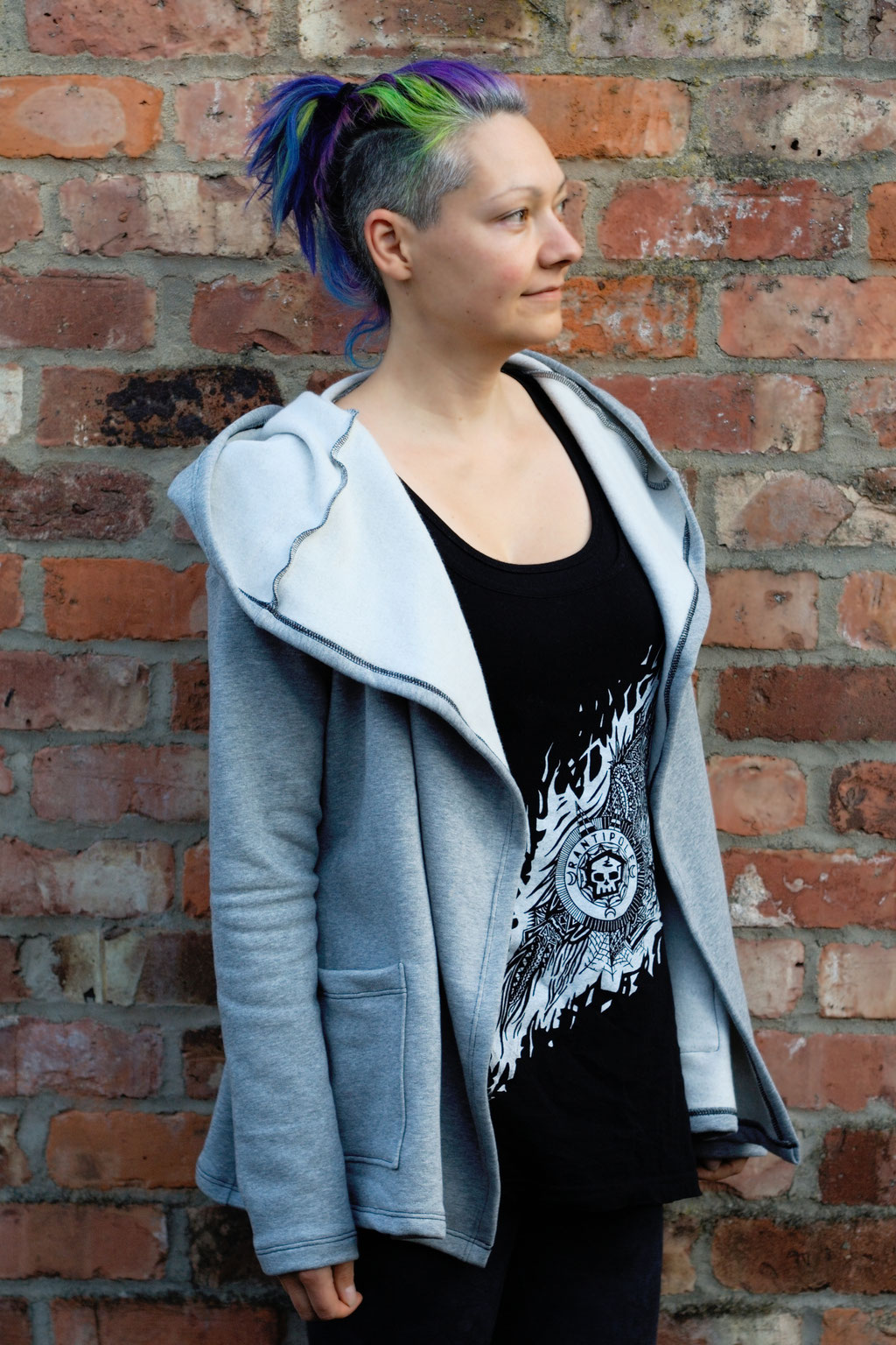 Gefärbter Sweat-Cardigan für den Herbst - vorm Färben - Zebraspider DIY Anti-Fashion Blog