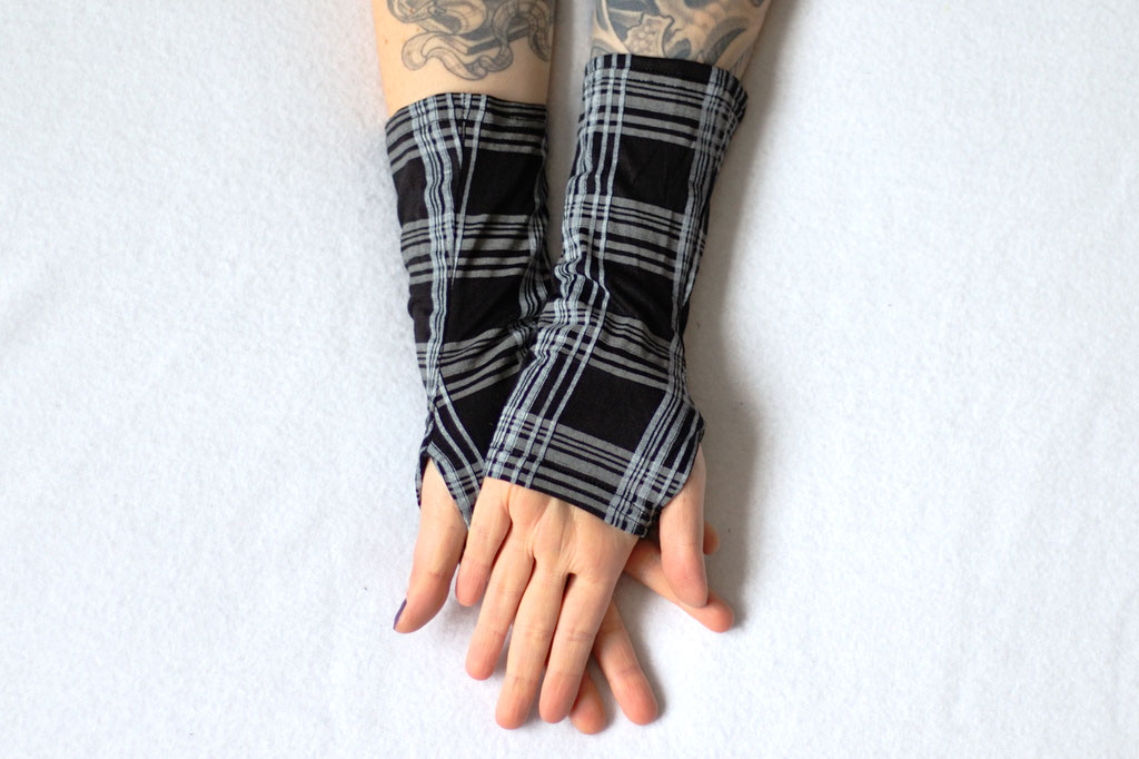 Keep your arms and legs warm this winter! - black tartan armwarmers - Zebraspider Eco Anti-Fashion