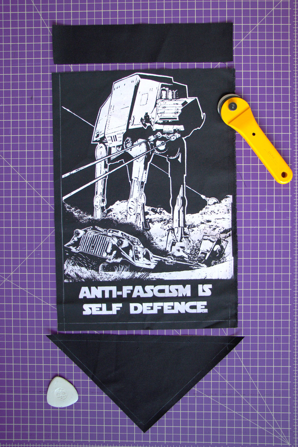 How to make a Back Patch Wall Hanging - version 2 for sturdy patches - Zebraspider Eco Anti-Fashion