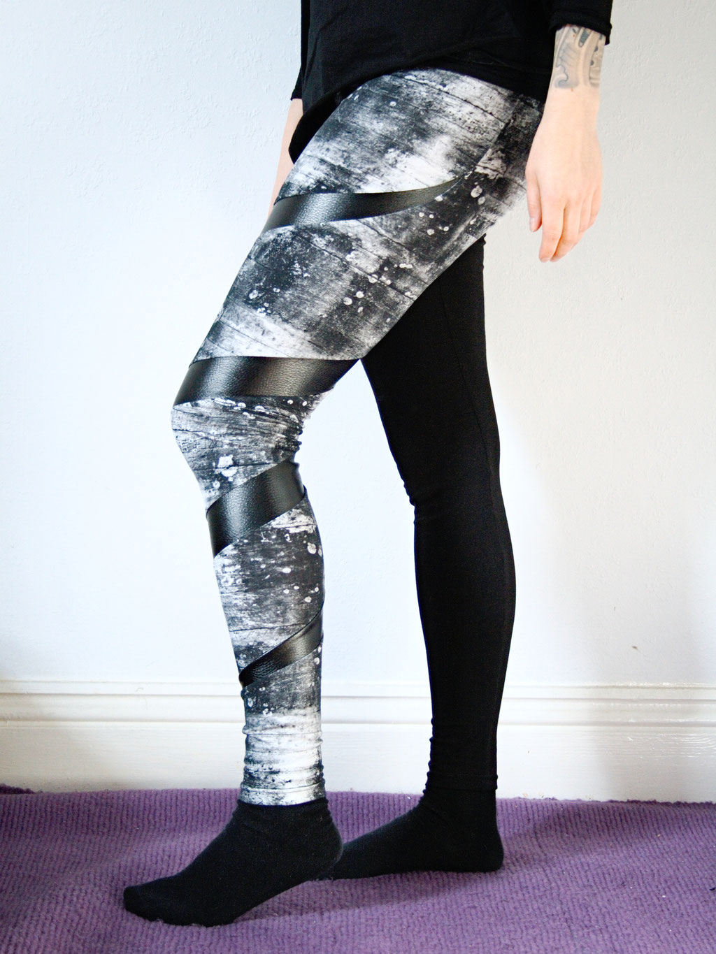 Mary, the Swirl Leggings (pattern testing) - Slightly Sinister Patterns - Zebraspider Eco Anti-Fashion Blog