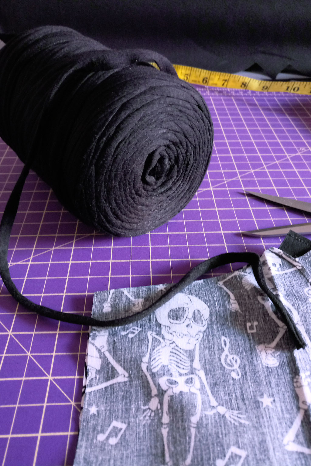 What and how I've been doing - sewing masks - Zebraspider DIY Anti-Fashion Blog