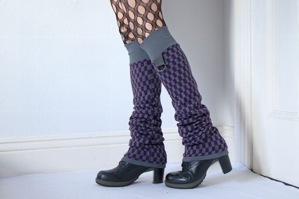 Keep your arms and legs warm this winter! - grey purple checks knit legwarmers - Zebraspider Eco Anti-Fashion