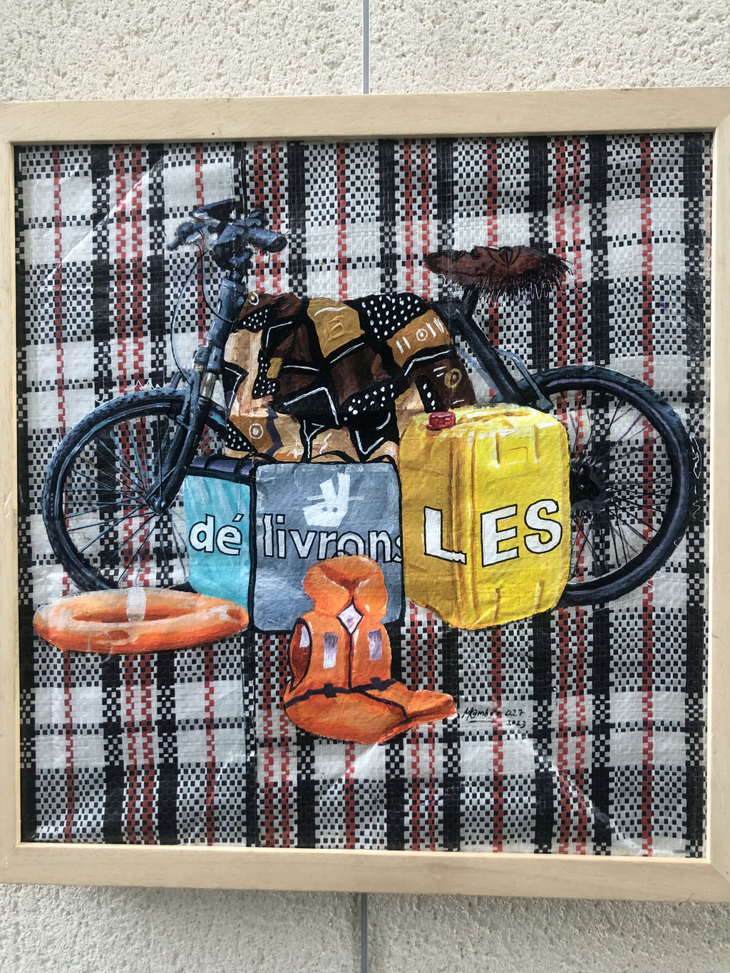 Délivrons-les  _Acrylique sur sac tati _ 38X39cm- 2023 _407€
