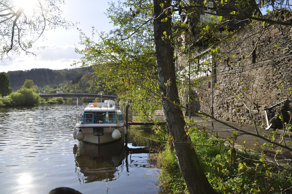 Charteryacht Bugansicht