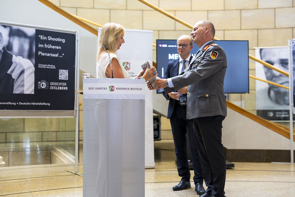 Eröffnung Gesichter des Lebens Fotoausstellung im Landtag Düsseldorf zum 1. Veteranentag