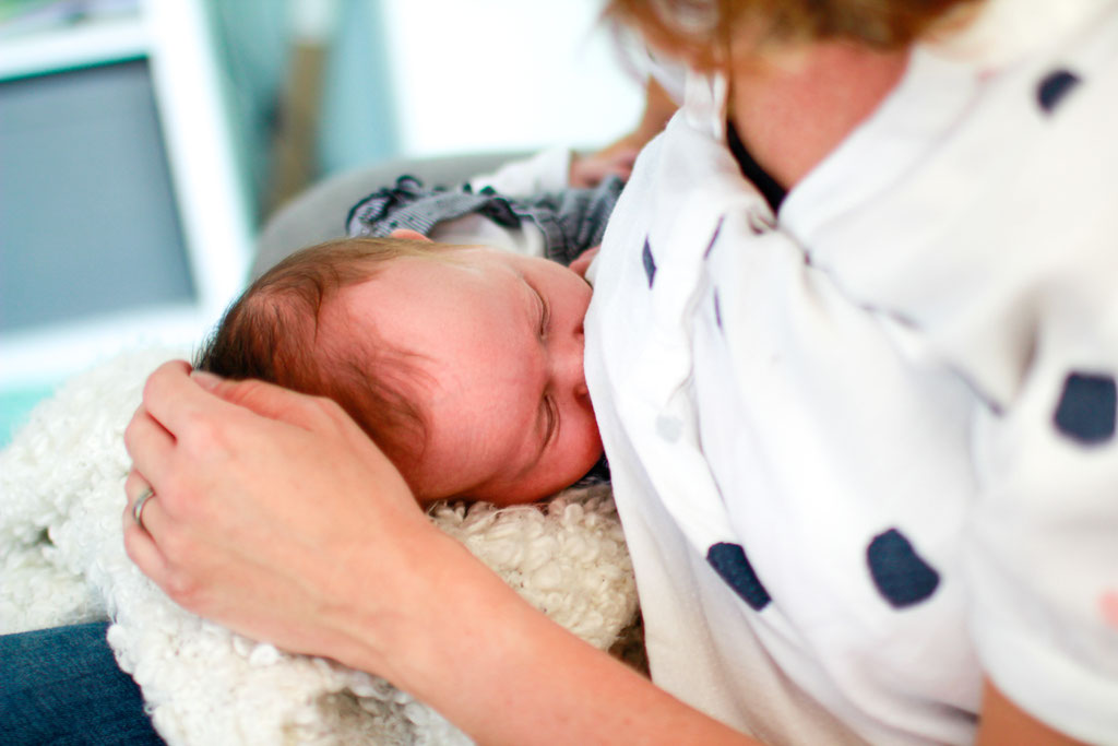 Familien| Hendrikje Richert Fotografie| Home Shooting, Baby, Stillen