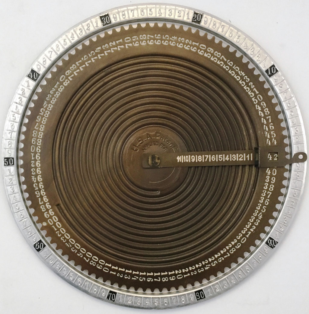 Sumadora THE ADAL (o ADALL en USA) CALCULATOR (similar a UNION del Dr. Albert Hauff de 1907), año 1910, 19.5 cm diámetro