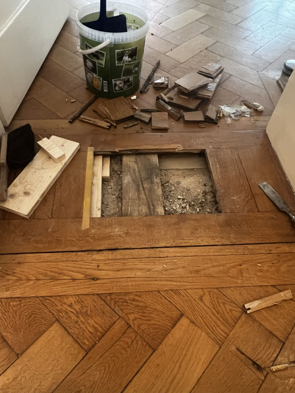 Parkettrenovierung im Altbau Fischgrät Eiche 